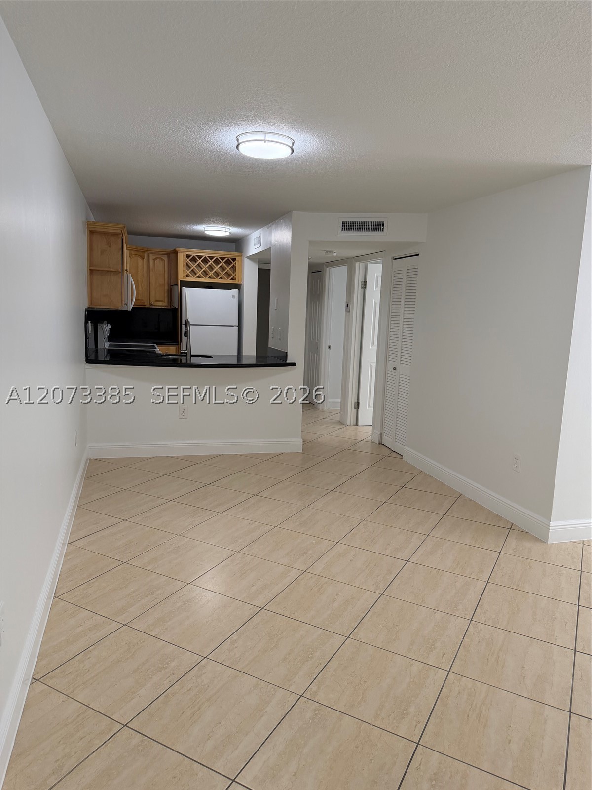 210 SW 11th St 204 Property Photo 1