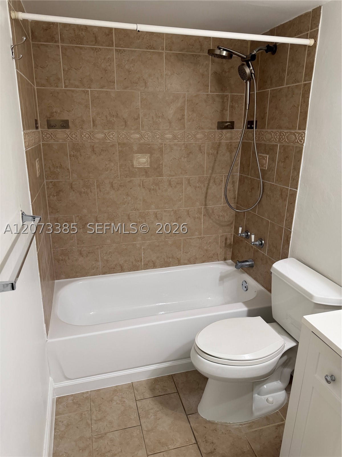 210 Sw 11th St 204 Property Photo 8