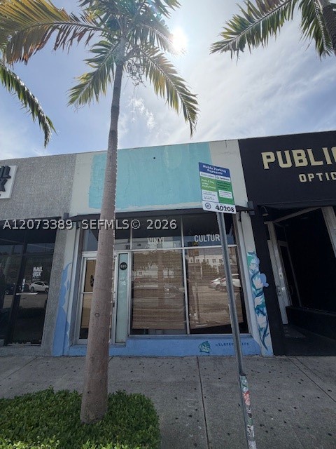 535 SW 12th Ave Property Photo 1