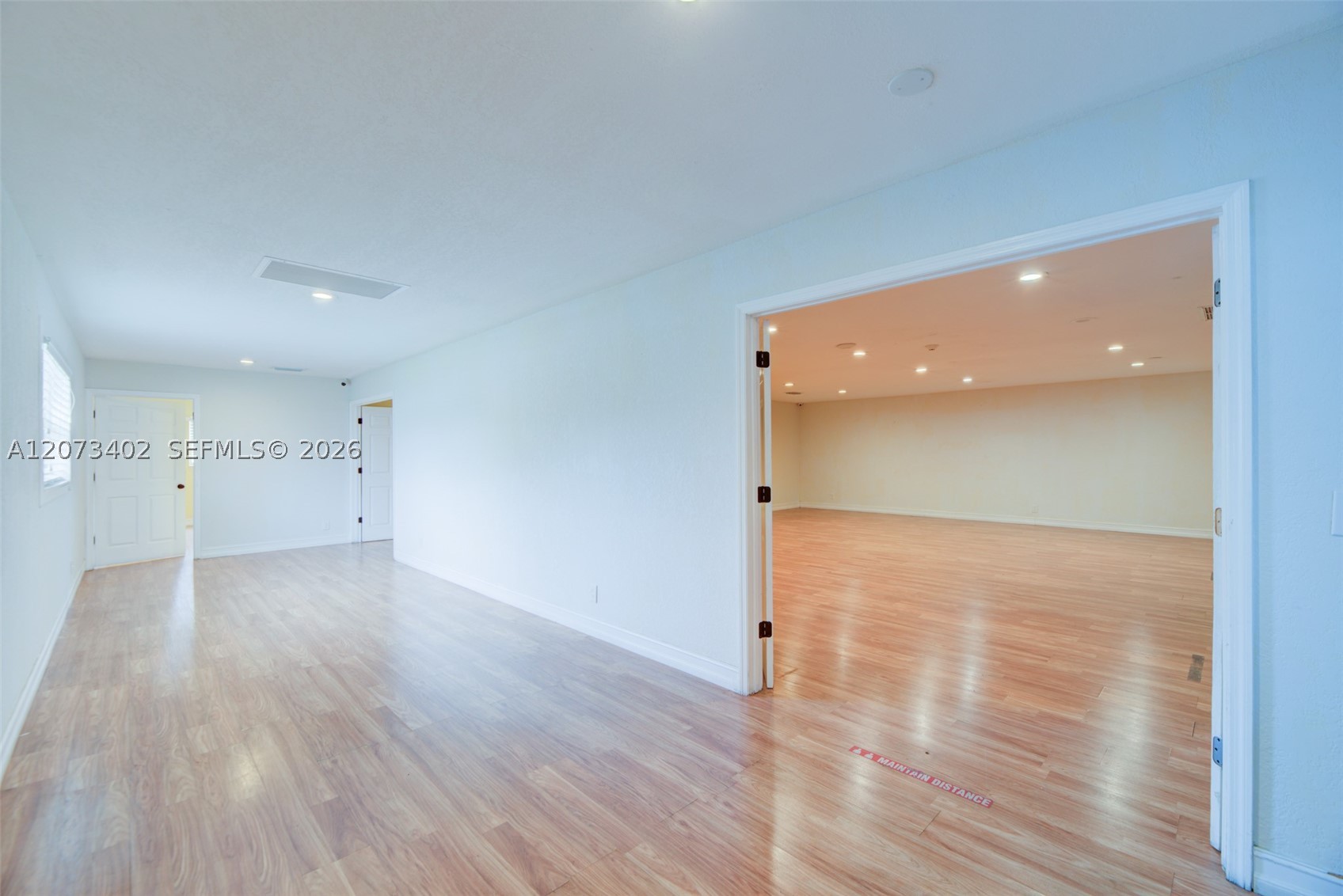 359 10th St Property Photo 8