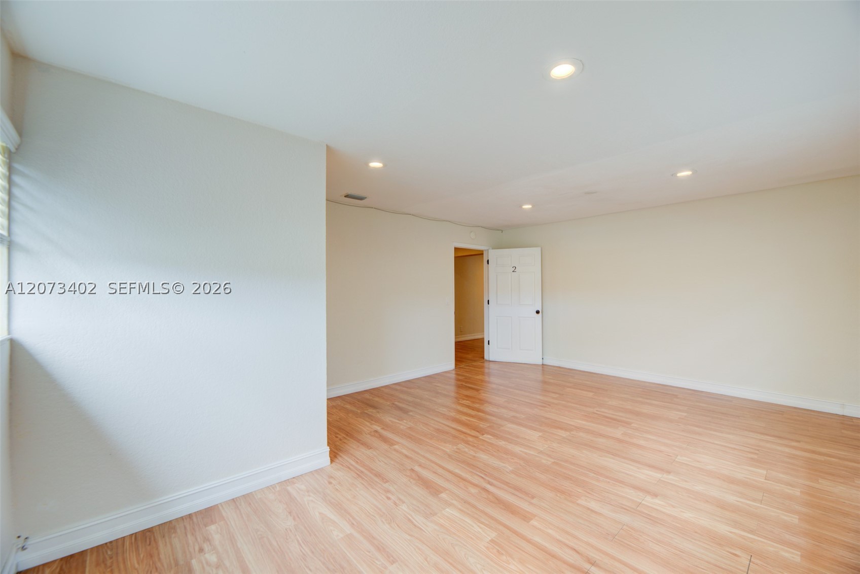 359 10th St Property Photo 12