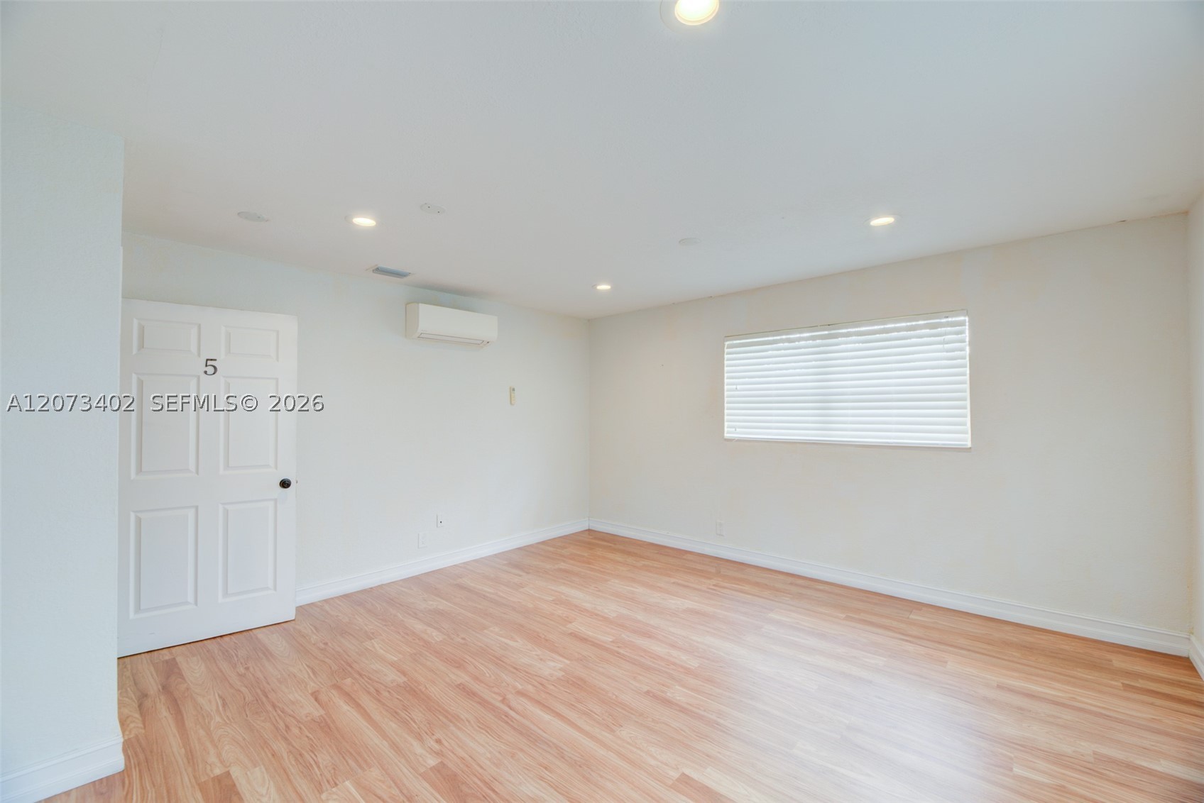 359 10th St Property Photo 22