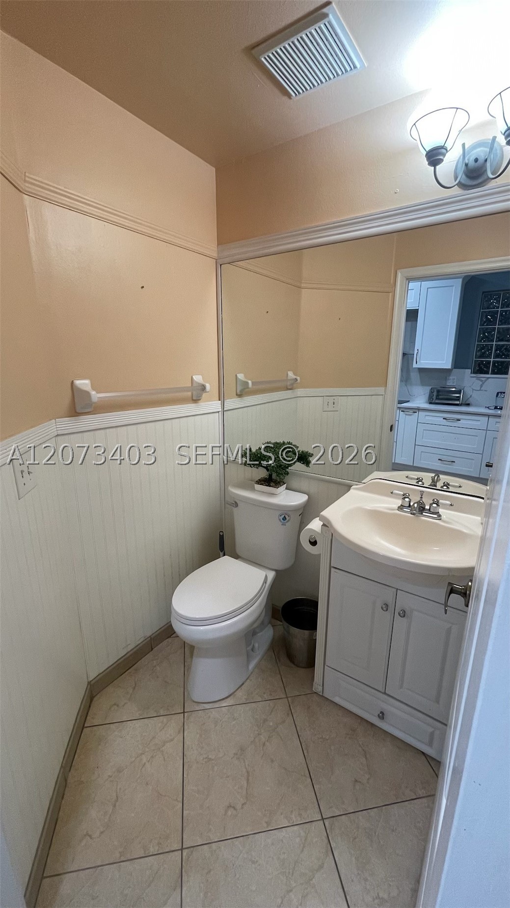4837 Nw 20th Pl Property Photo 7