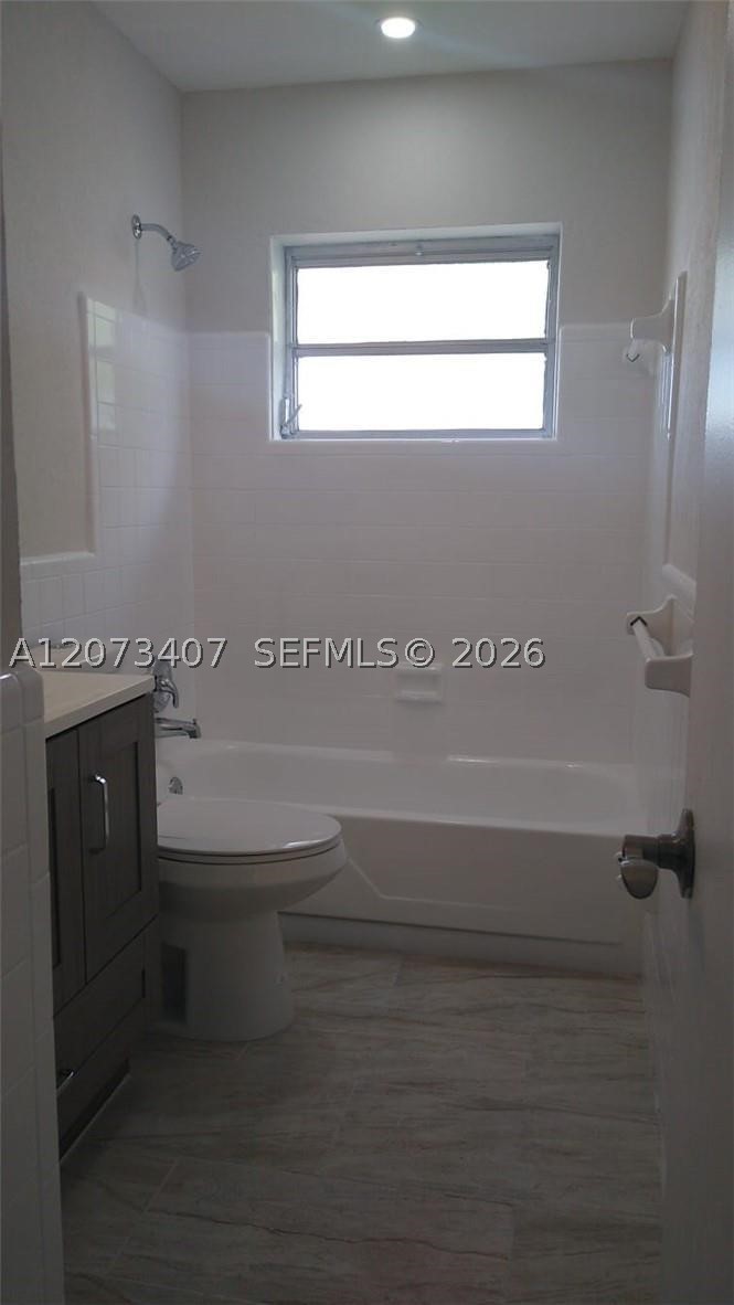 7111 Nw 68th Ave Property Photo 8