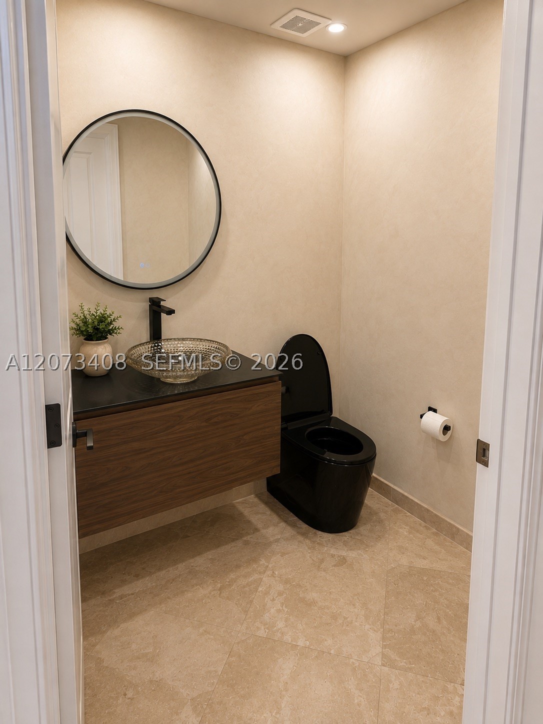 3225 Ne 207th Ter Property Photo 5