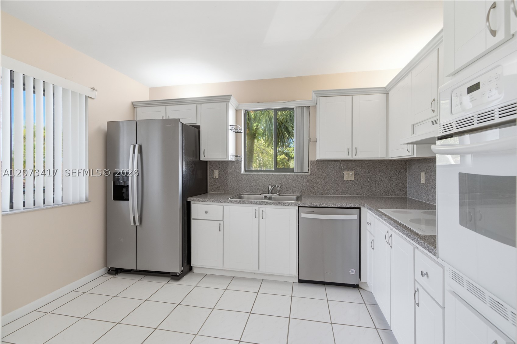 16252 Laurel Dr 201 Property Photo 6