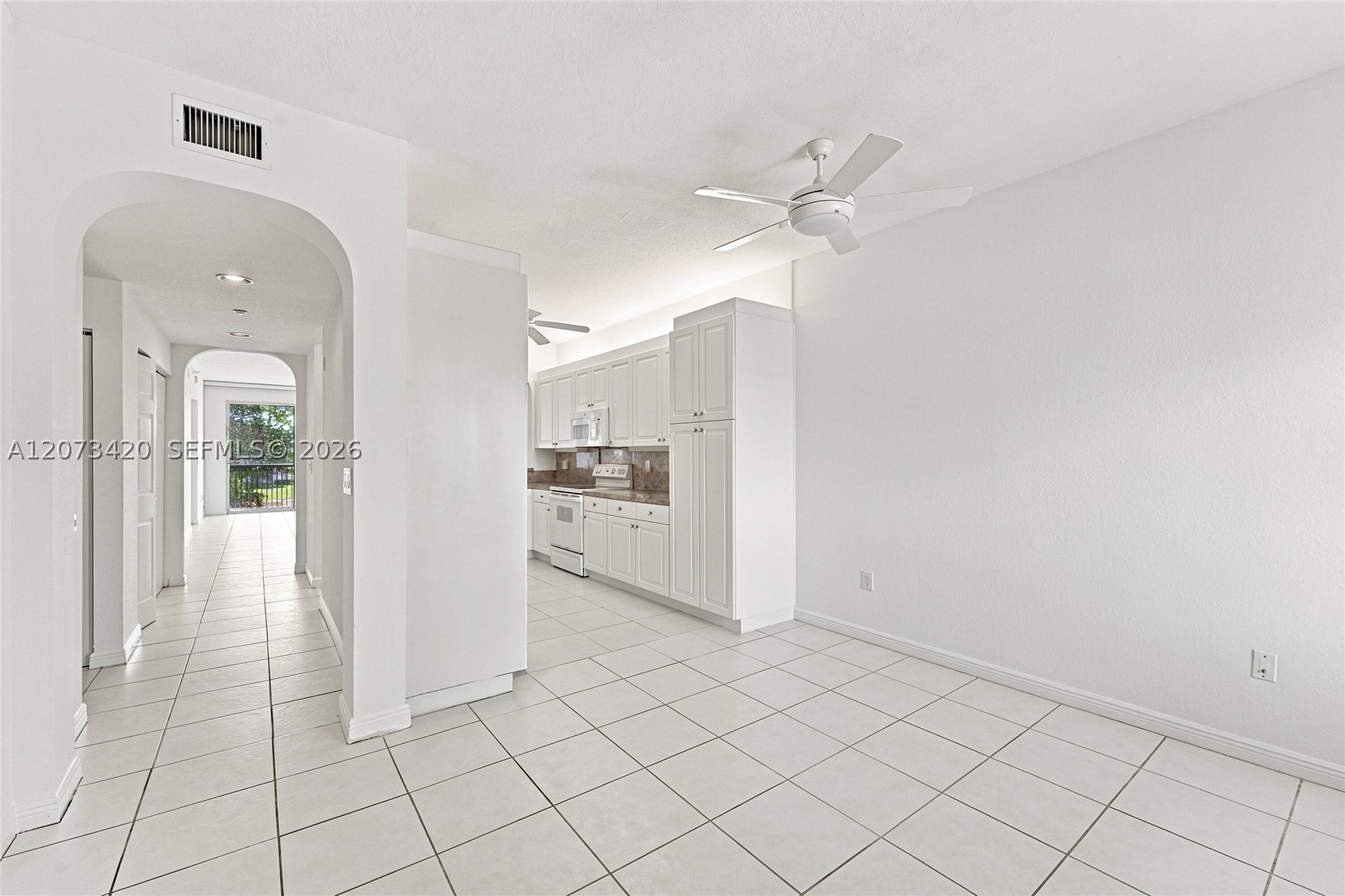 7739 Southampton Ter 308 Property Photo 9