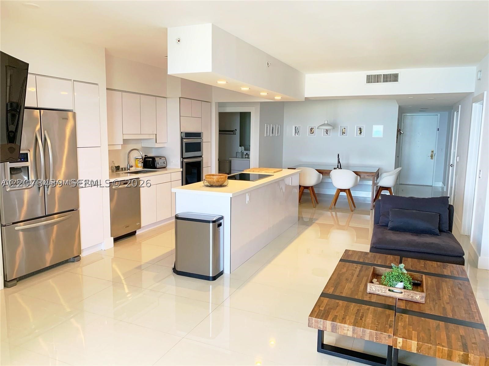 4779 Collins Ave 3708 Property Photo 24