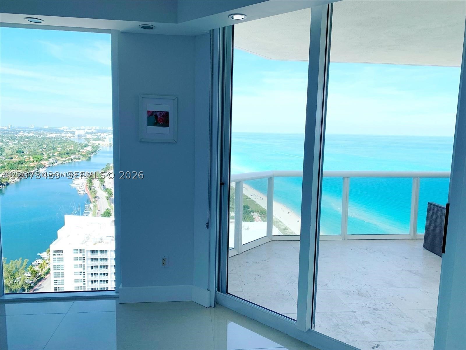4779 Collins Ave 3708 Property Photo 28