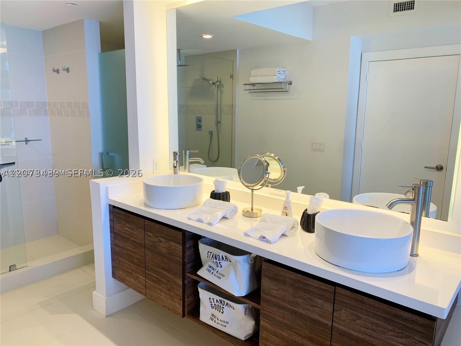 4779 Collins Ave 3708 Property Photo 29