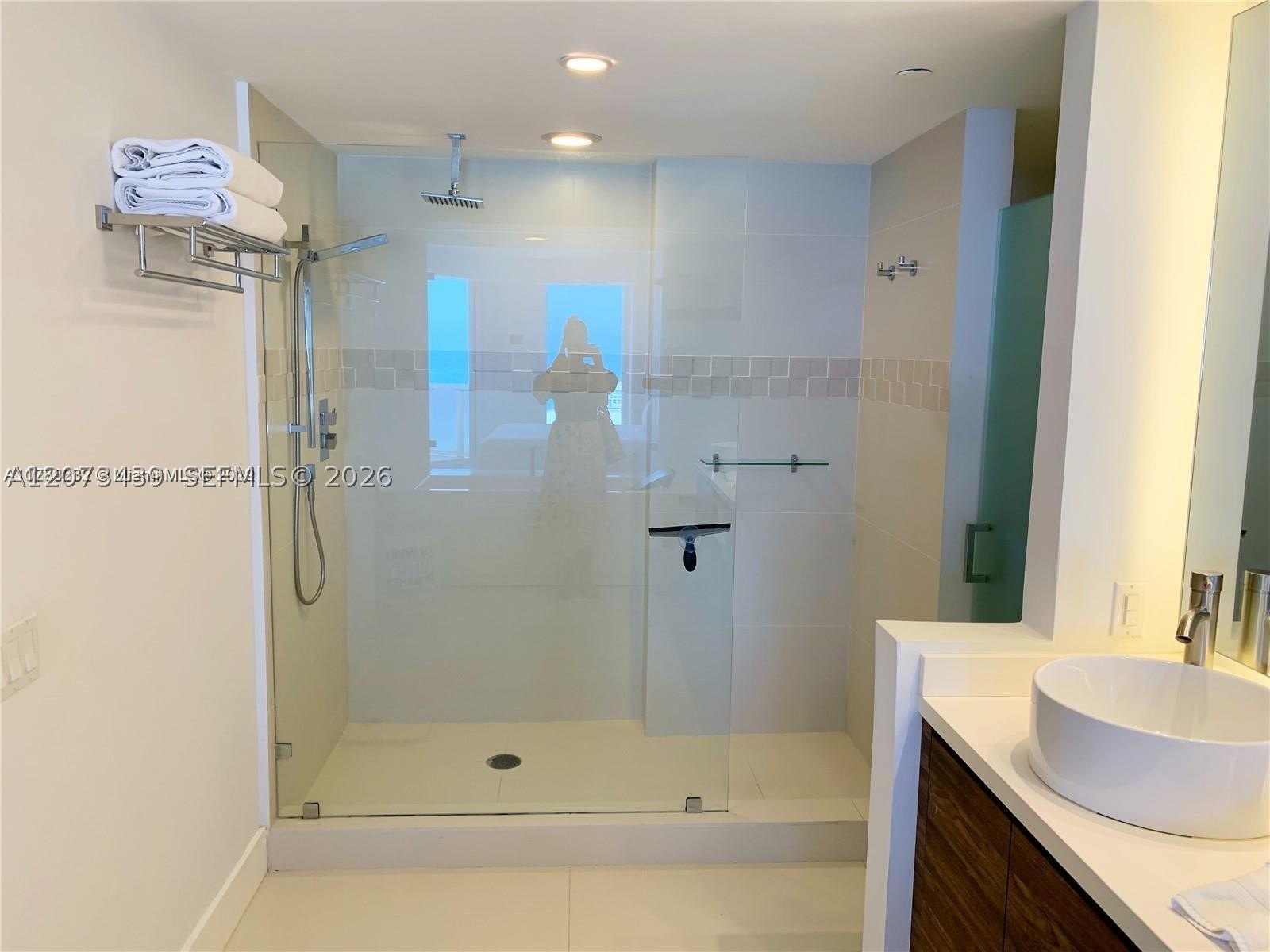 4779 Collins Ave 3708 Property Photo 30