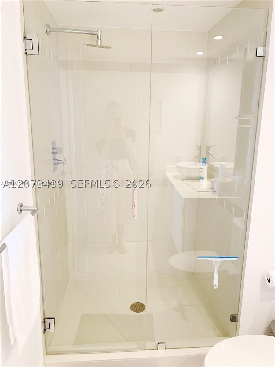 4779 Collins Ave 3708 Property Photo 34