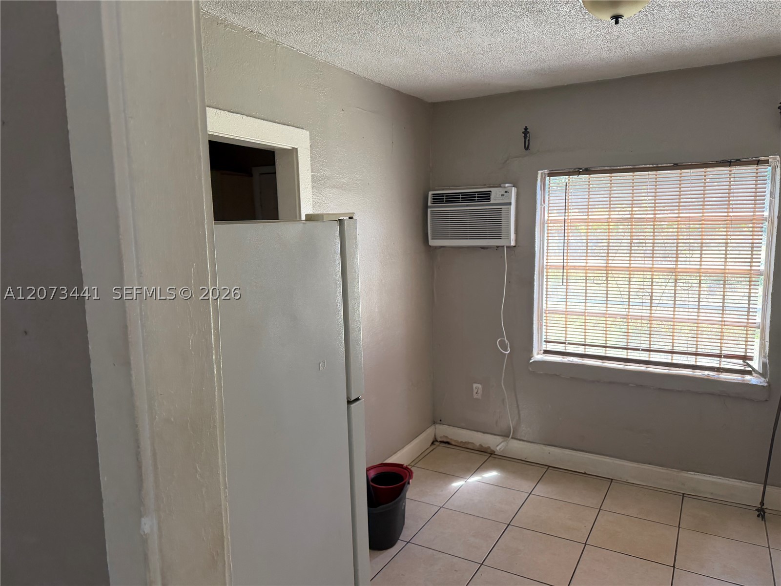 3035 Nw 55th St Property Photo 2