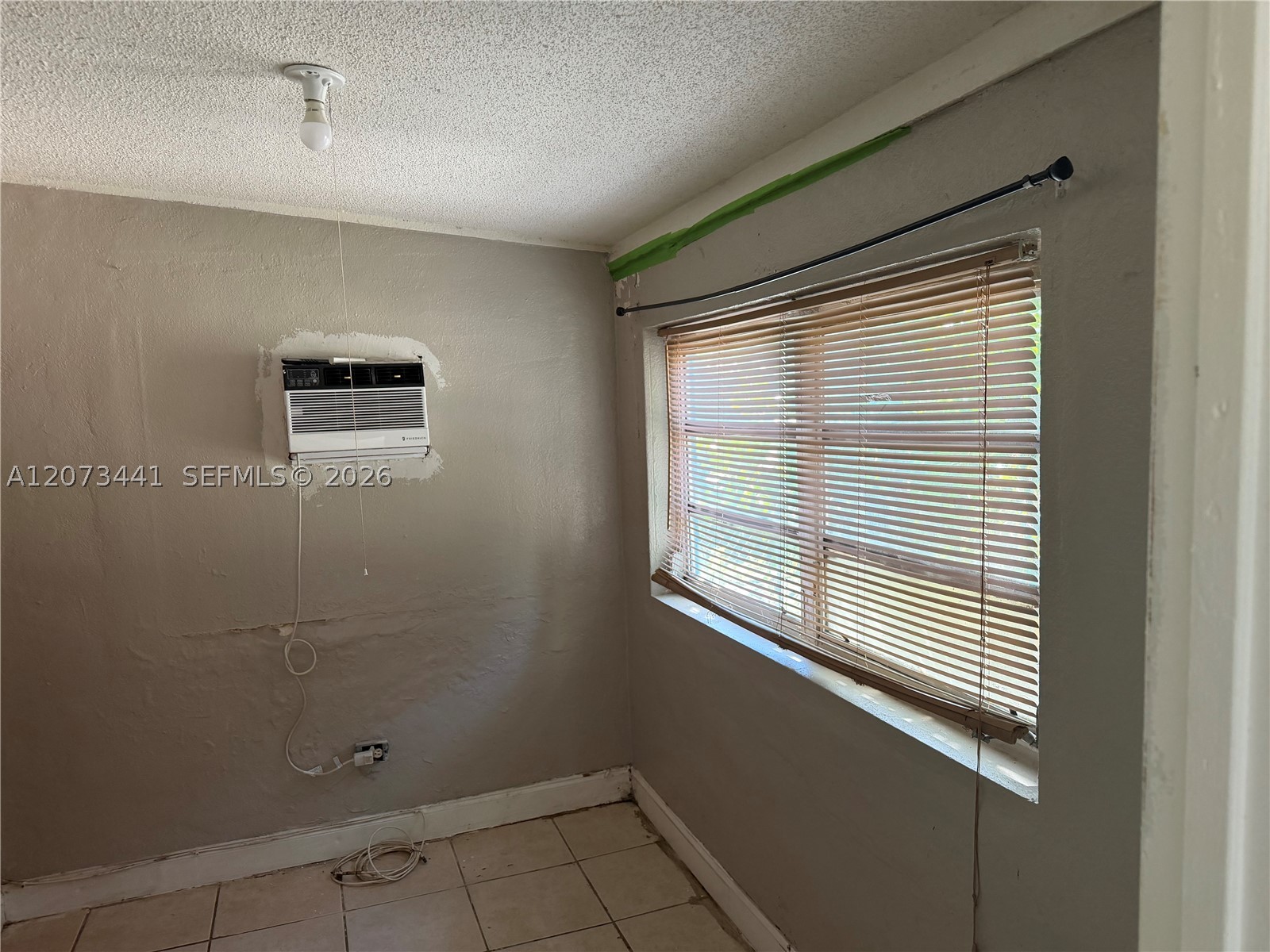 3035 Nw 55th St Property Photo 9