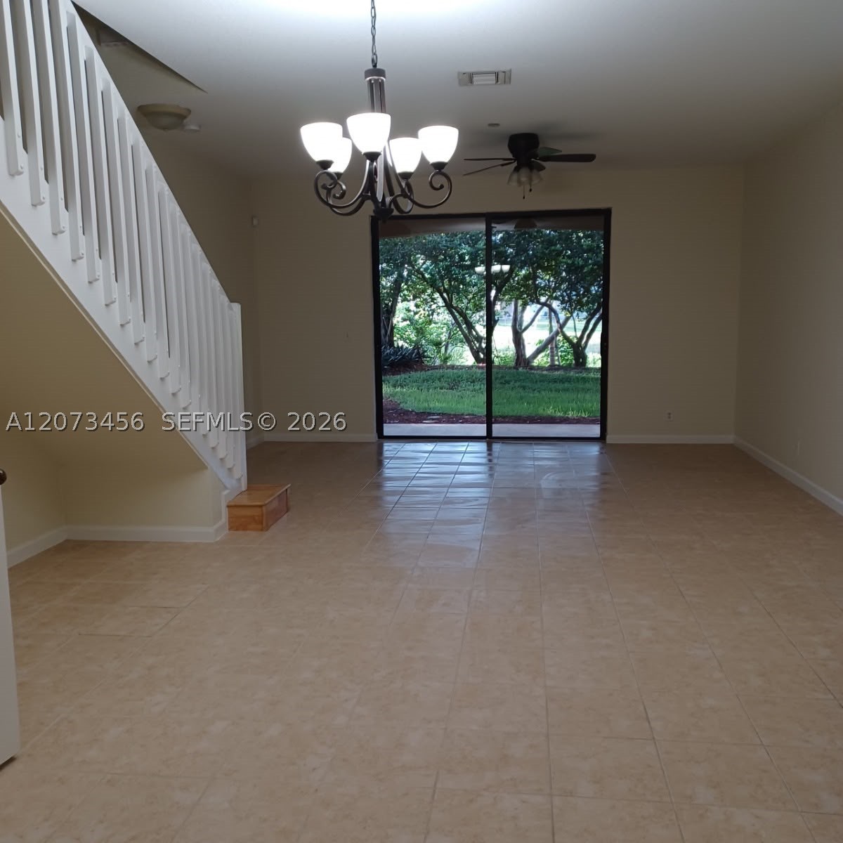 3839 Pond Apple Dr 6 Property Photo 3