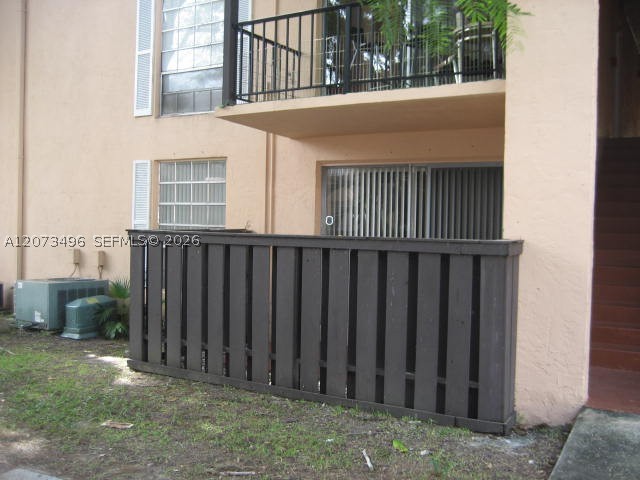 10810 N KENDALL DR Q-11 Property Photo 1
