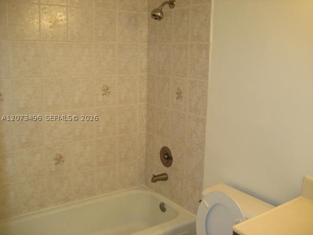 10810 N Kendall Dr Q-11 Property Photo 6