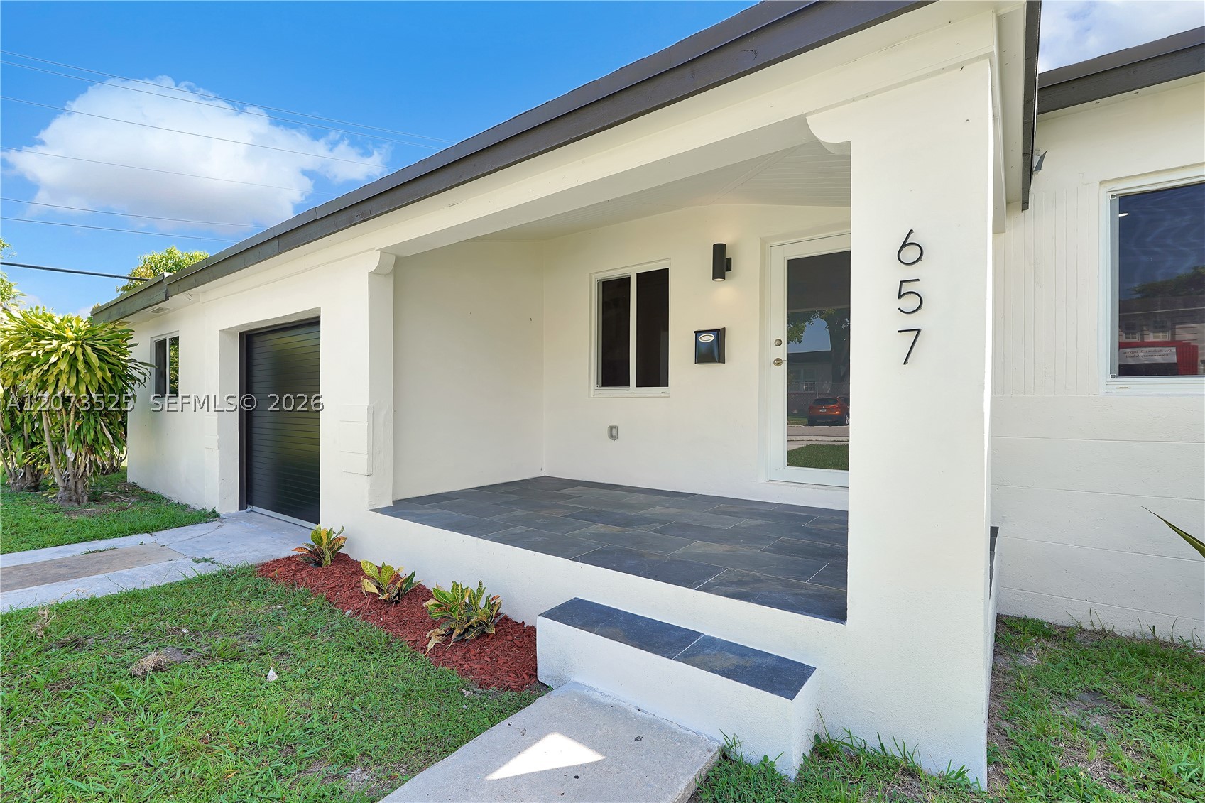 657 Ahmad St Property Photo 3