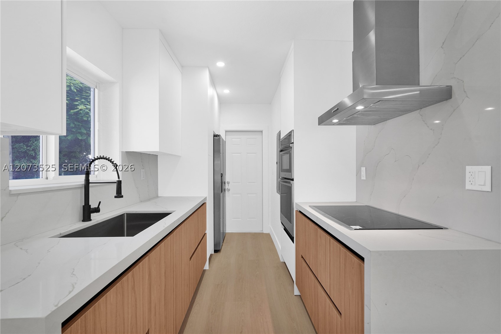 657 Ahmad St Property Photo 5