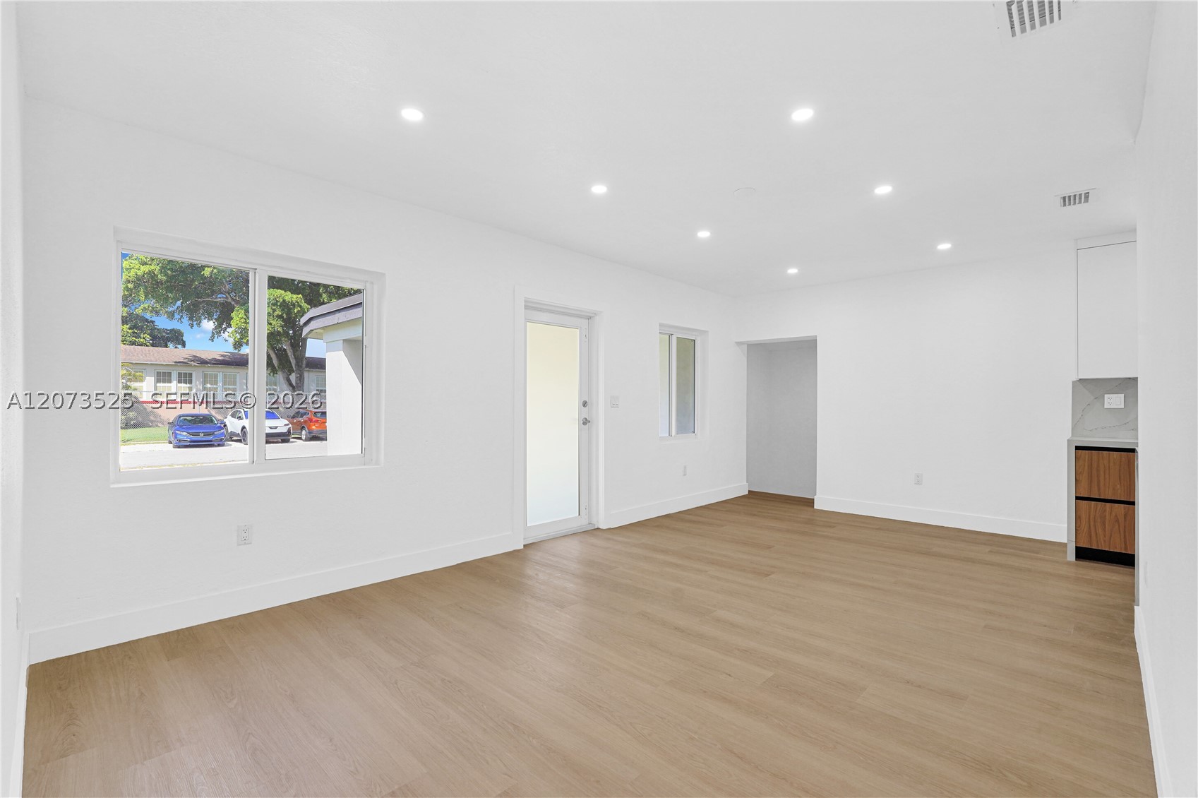 657 Ahmad St Property Photo 6