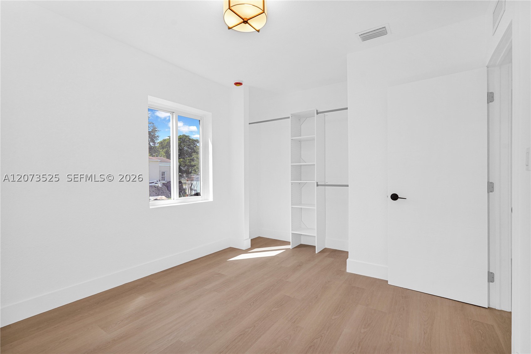 657 Ahmad St Property Photo 8