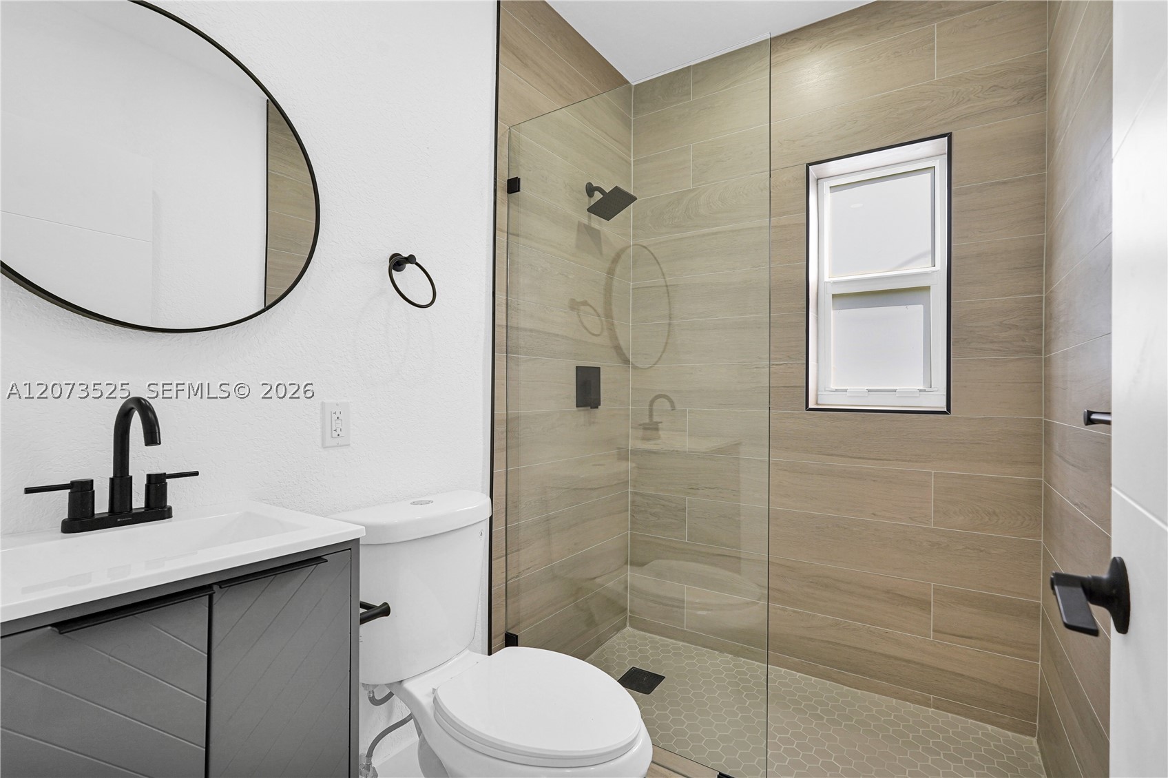 657 Ahmad St Property Photo 10