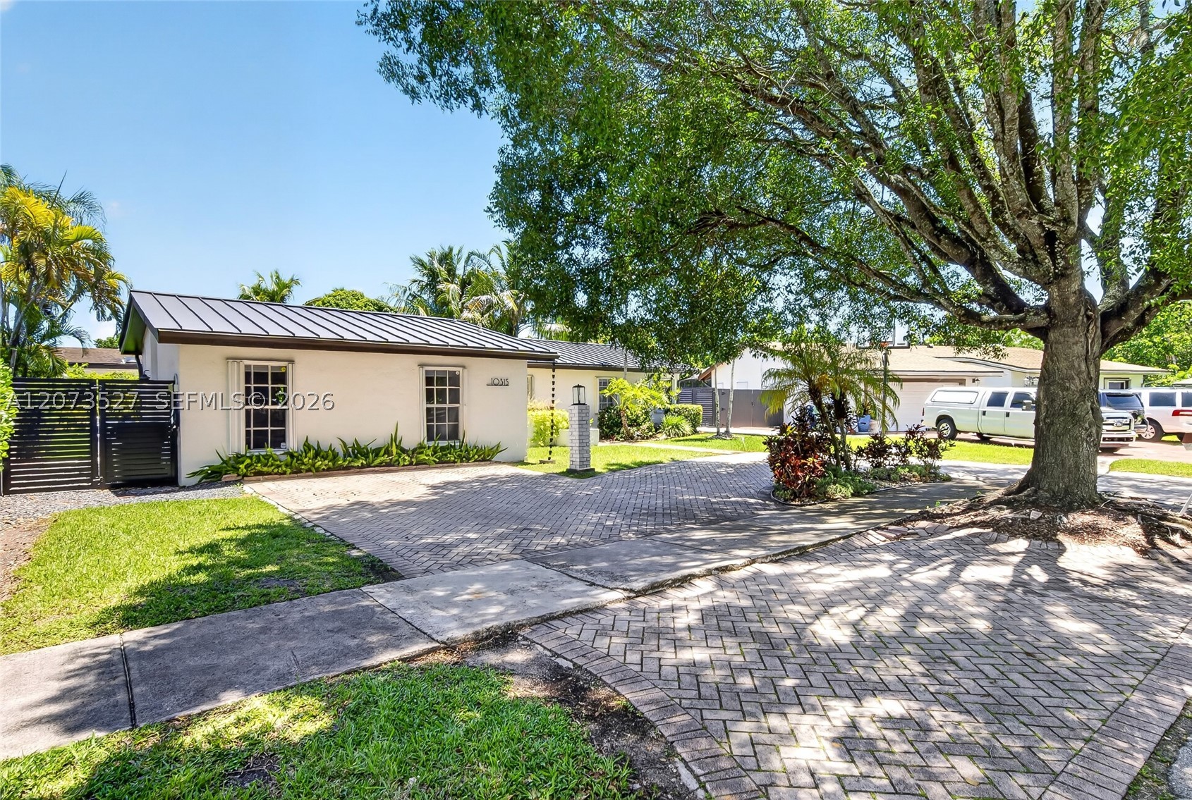 10315 Sw 129th Ct Property Photo 4