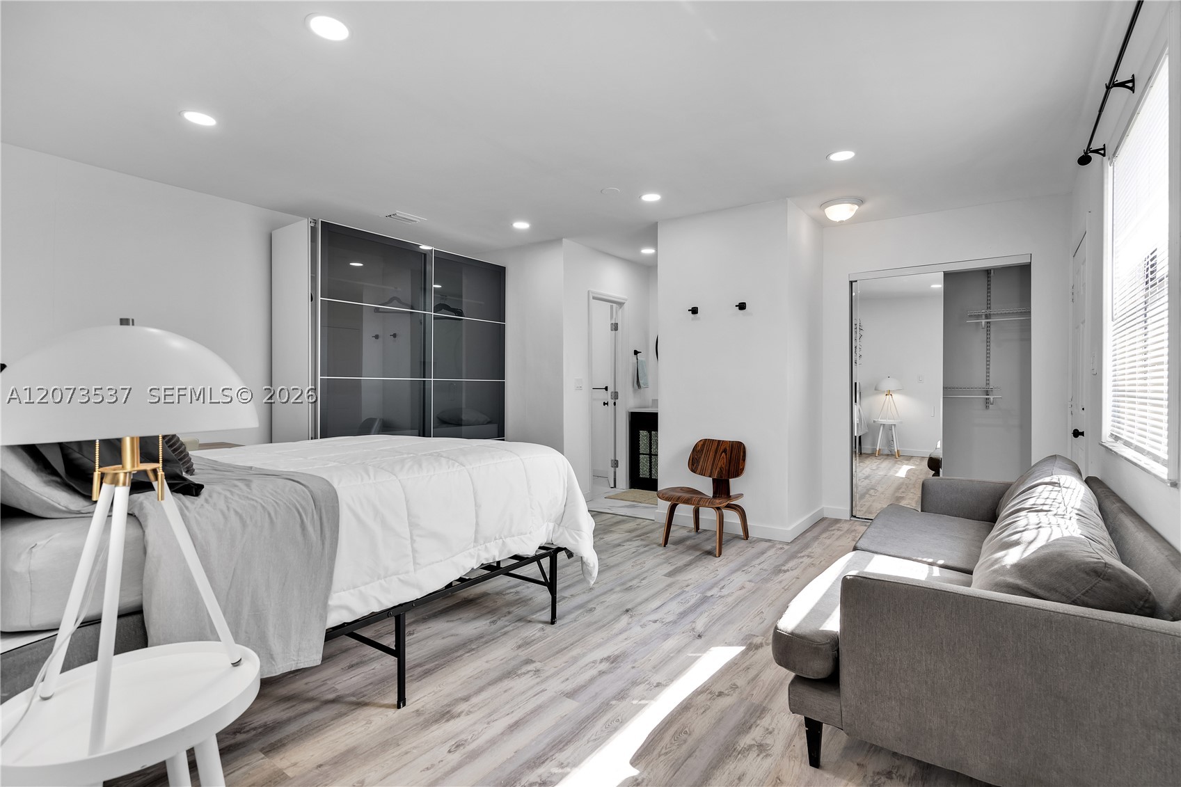 1510 Normandy B Property Photo 2