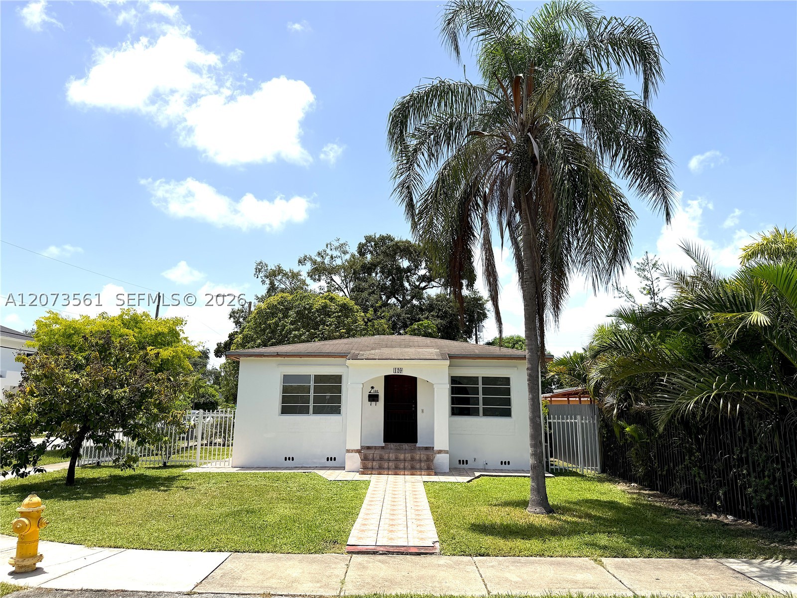 120 Sw 59th Ave Property Photo 1