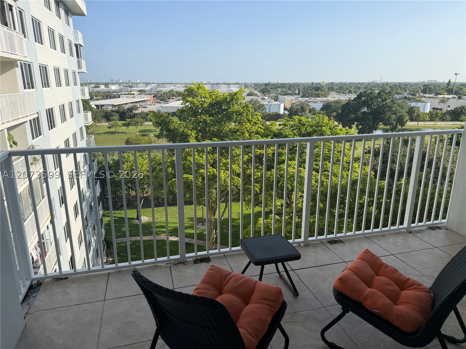 4200 Hillcrest Dr 809 Property Photo 3