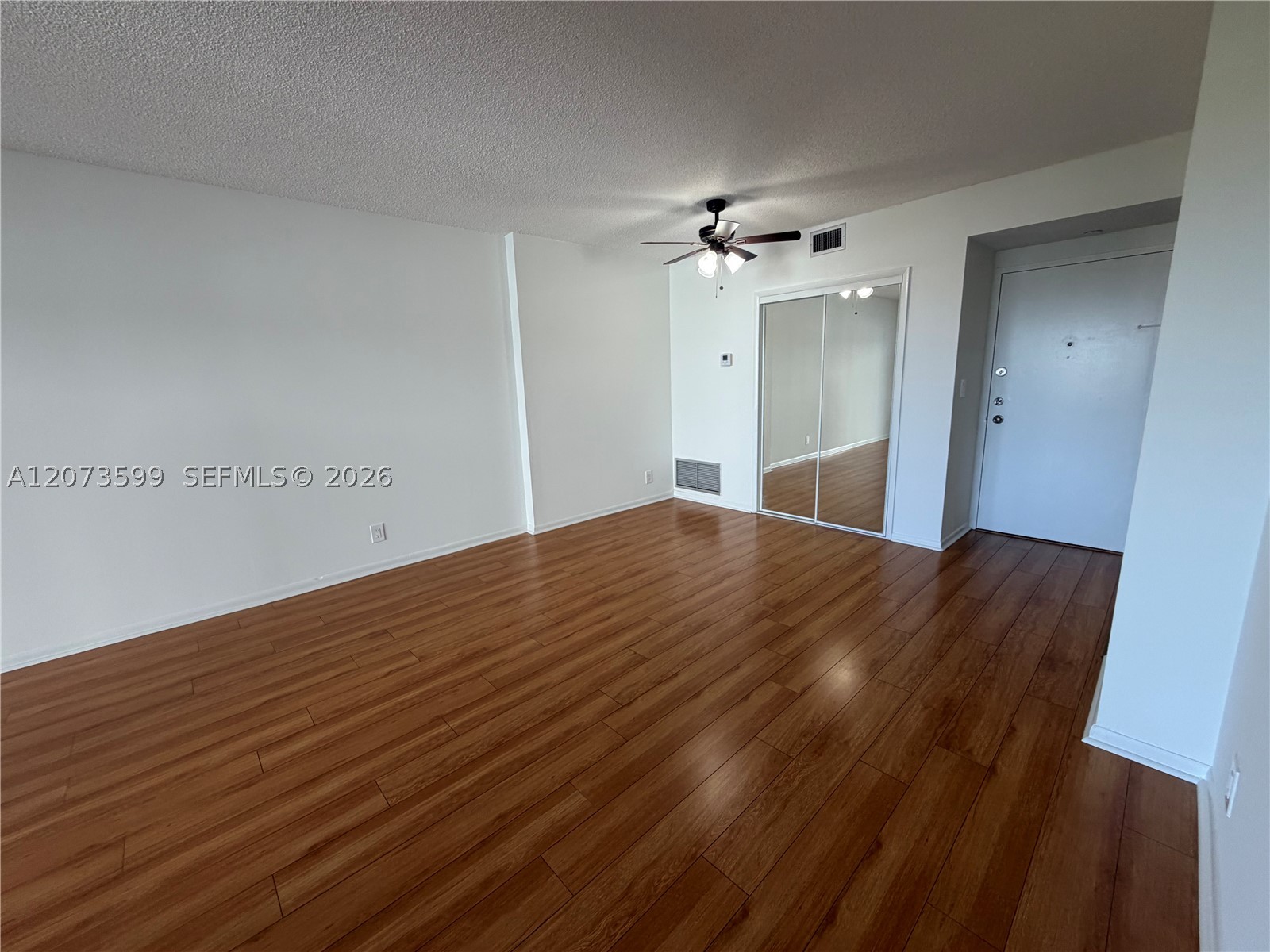 4200 Hillcrest Dr 809 Property Photo 4