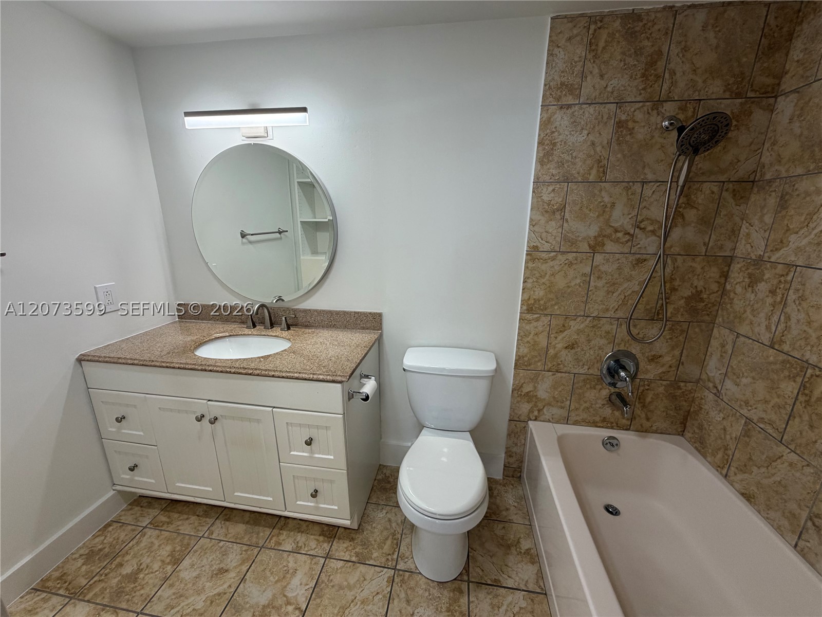 4200 Hillcrest Dr 809 Property Photo 5