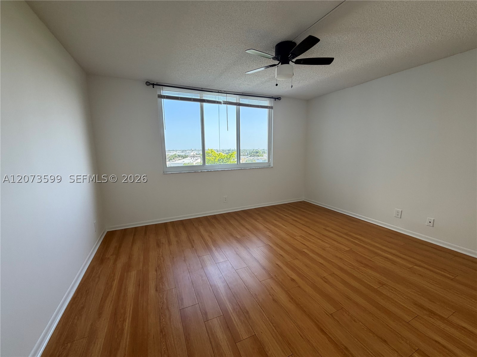 4200 Hillcrest Dr 809 Property Photo 10