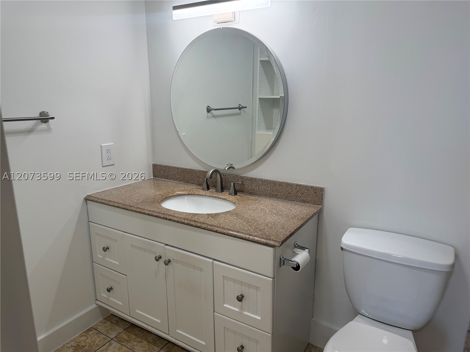 4200 Hillcrest Dr 809 Property Photo 12