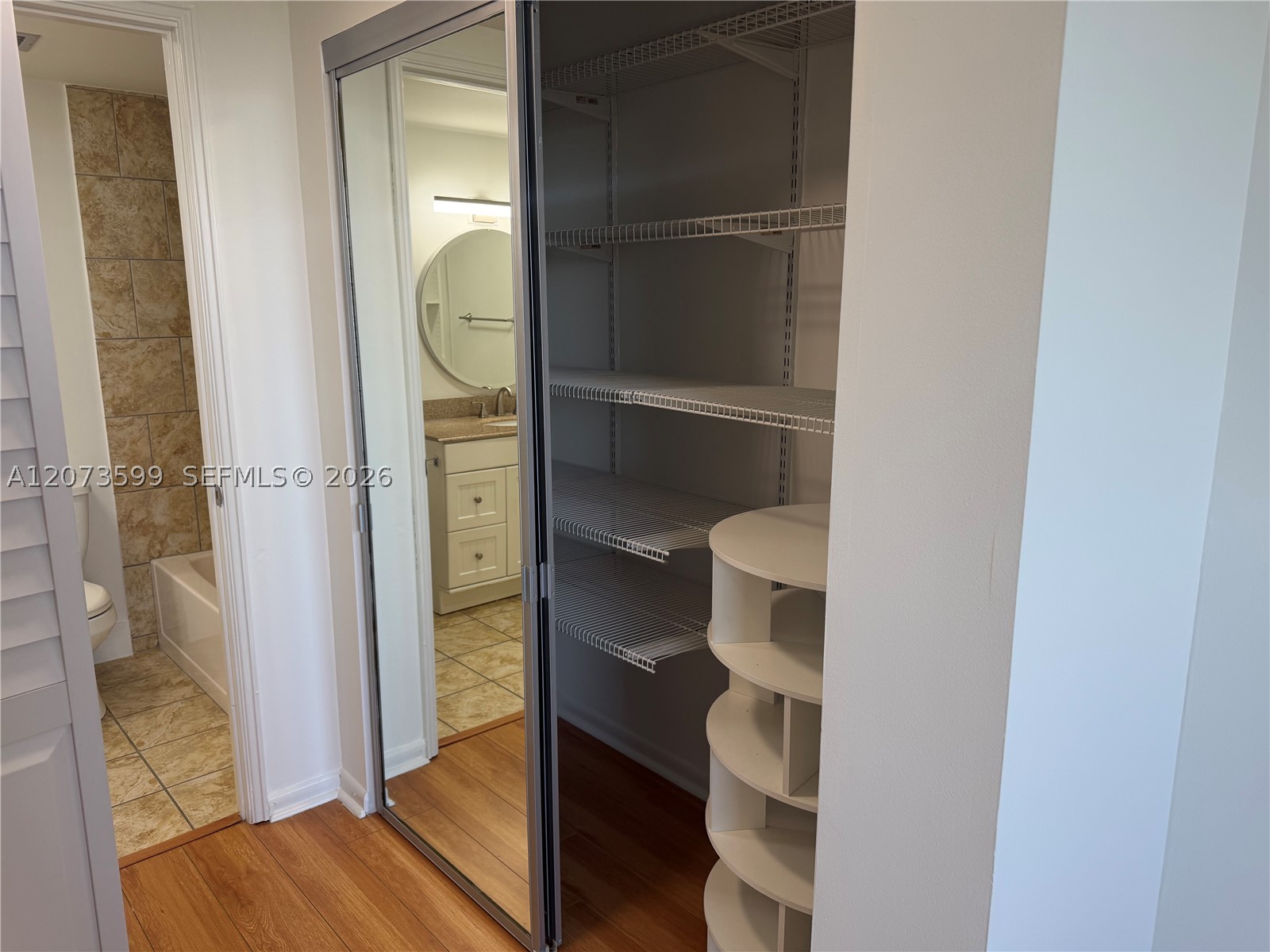 4200 Hillcrest Dr 809 Property Photo 13