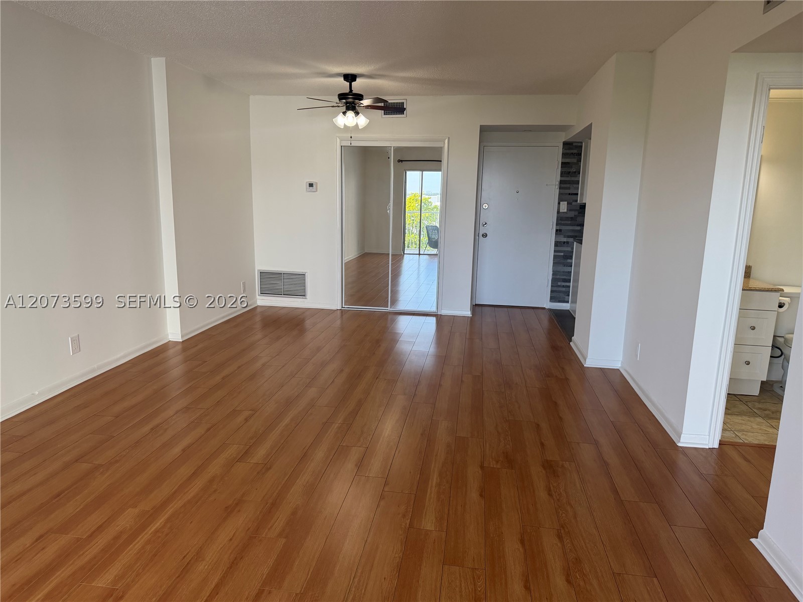 4200 Hillcrest Dr 809 Property Photo 18