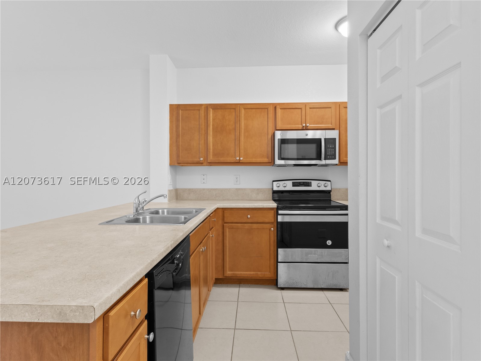 132 Se 28th Pl 7 Property Photo 13