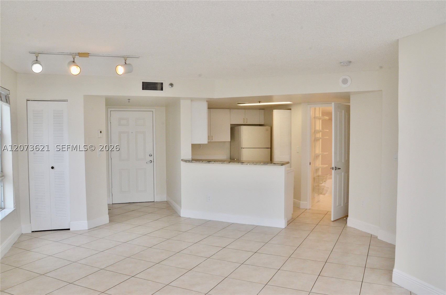 2351 Douglas Rd 909 Property Photo 3