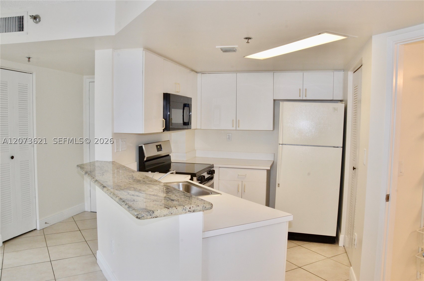 2351 Douglas Rd 909 Property Photo 4
