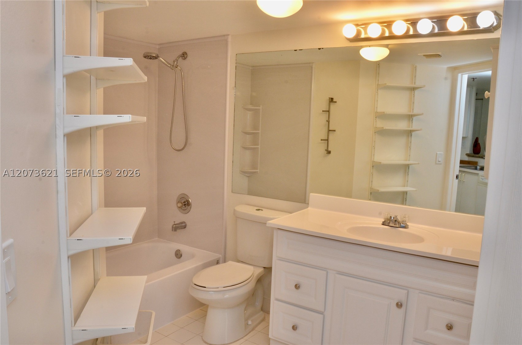2351 Douglas Rd 909 Property Photo 10