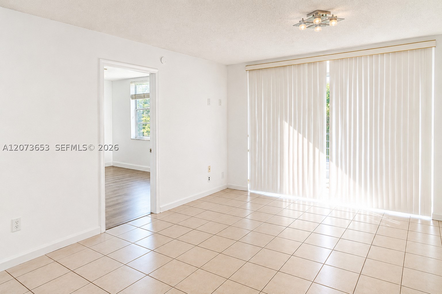 9230 Lagoon Pl 411 Property Photo 7
