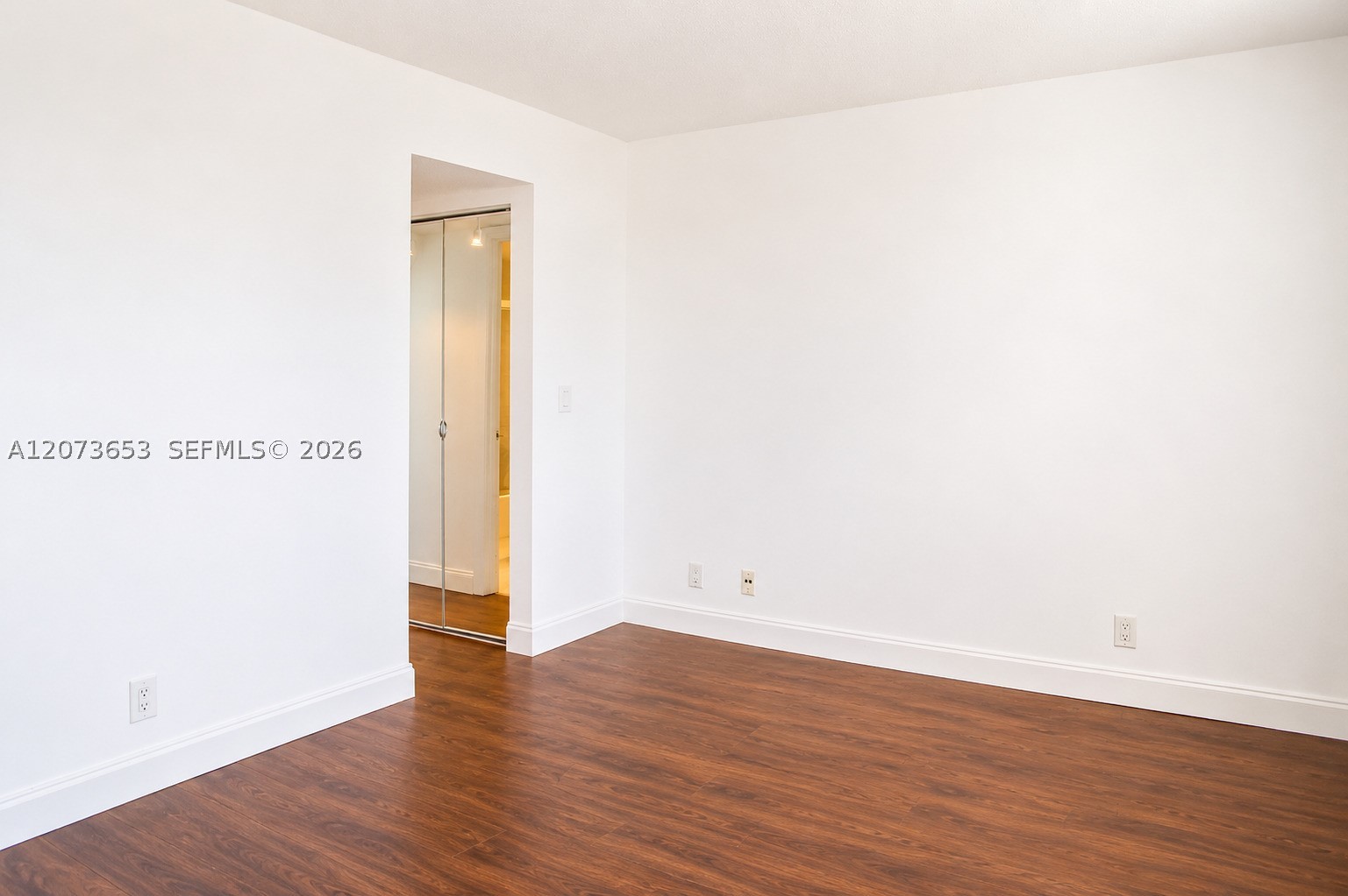 9230 Lagoon Pl 411 Property Photo 11