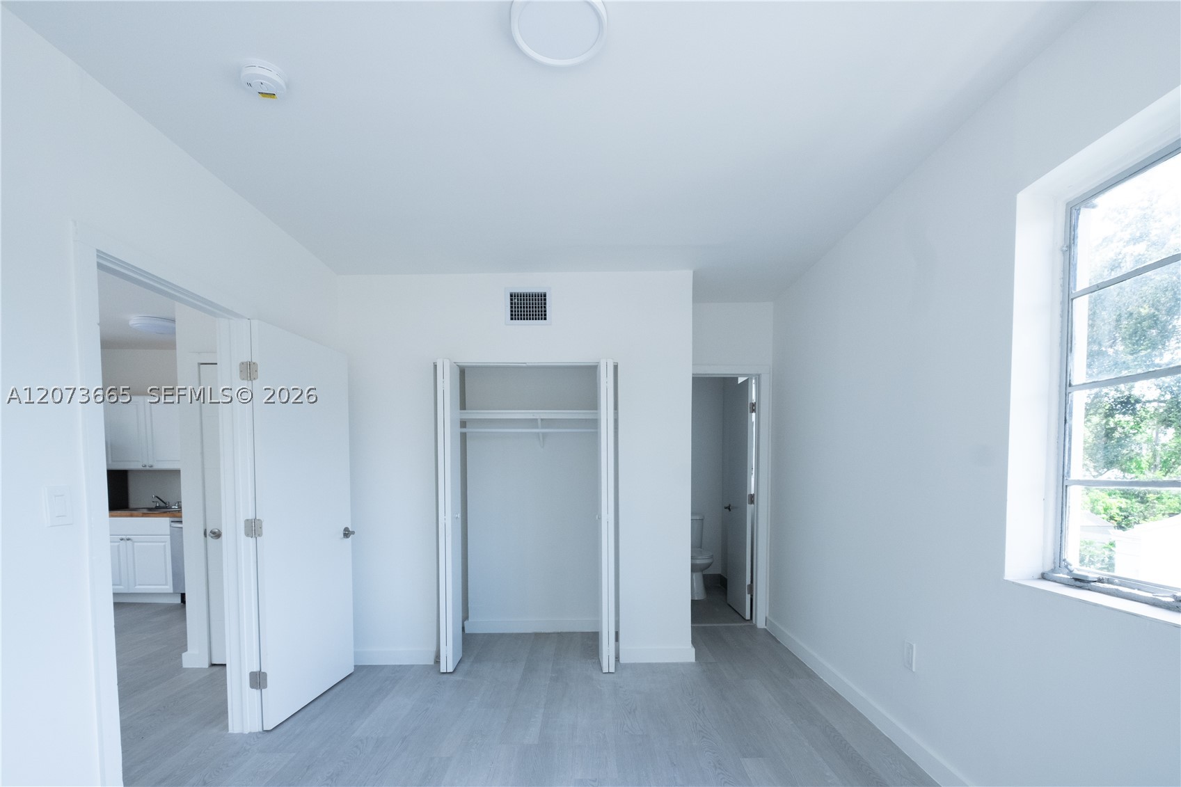 423 Ne 71st St 4 Property Photo 6