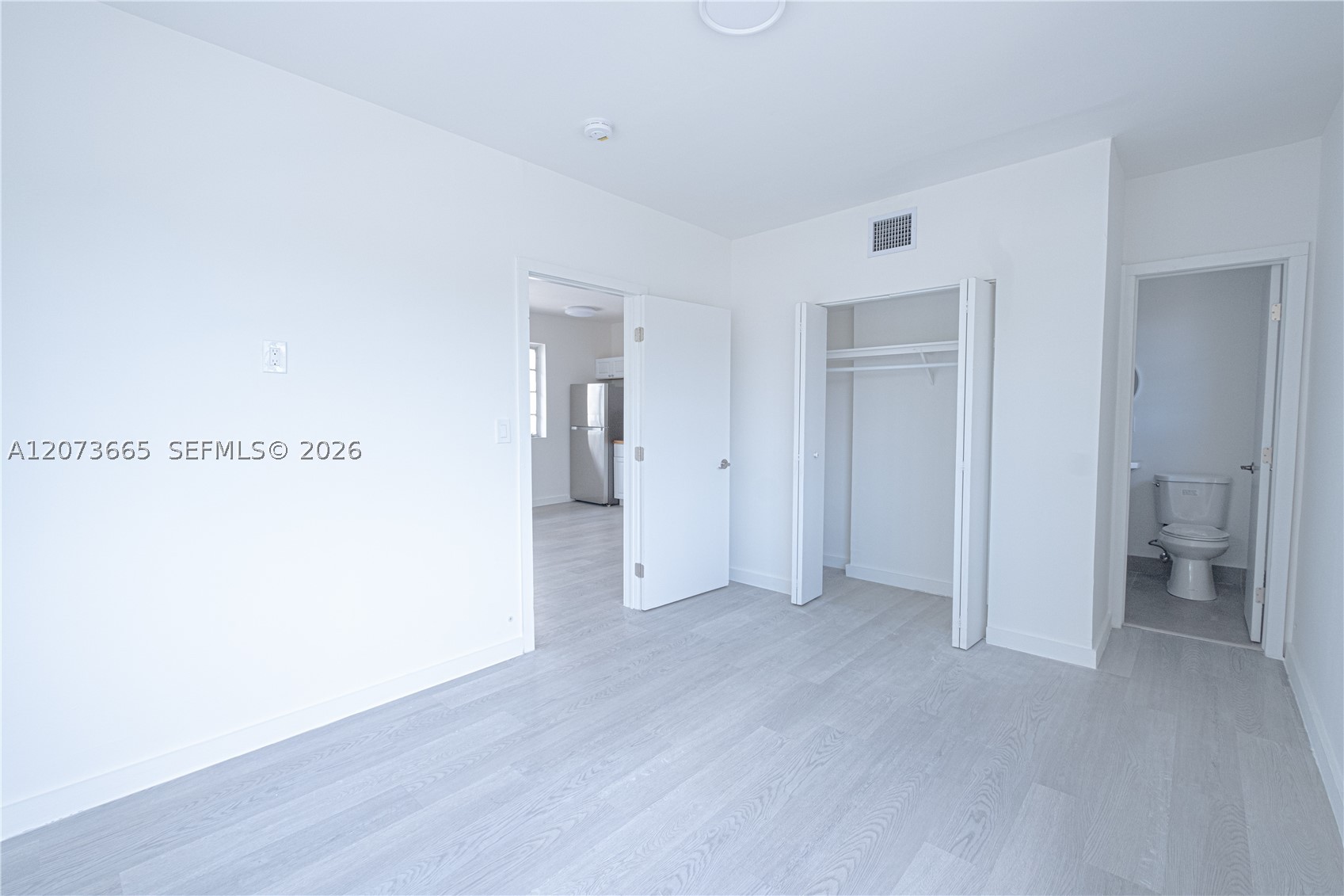 423 Ne 71st St 4 Property Photo 8