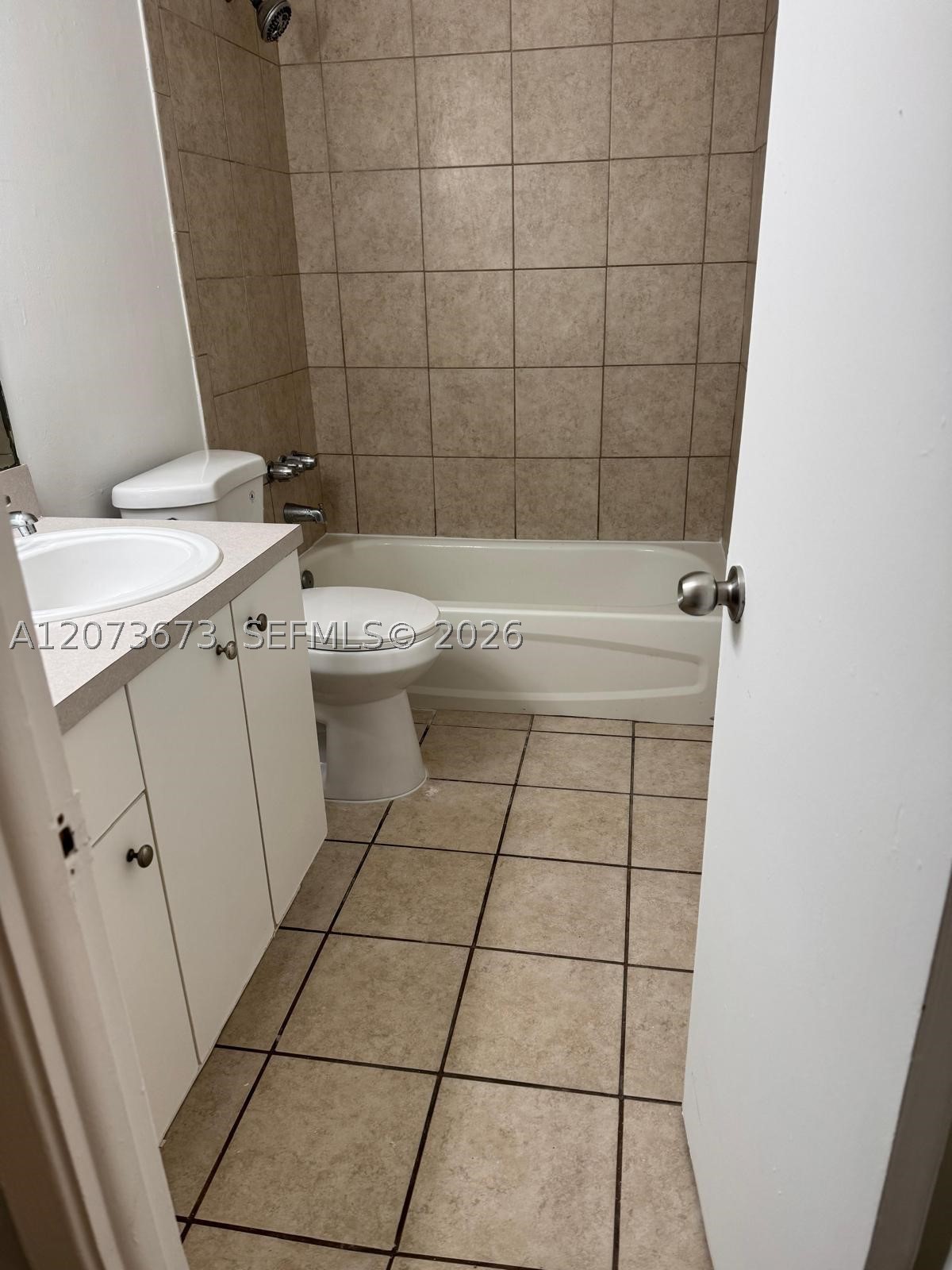 411 Executive Center Dr 203 Property Photo 14