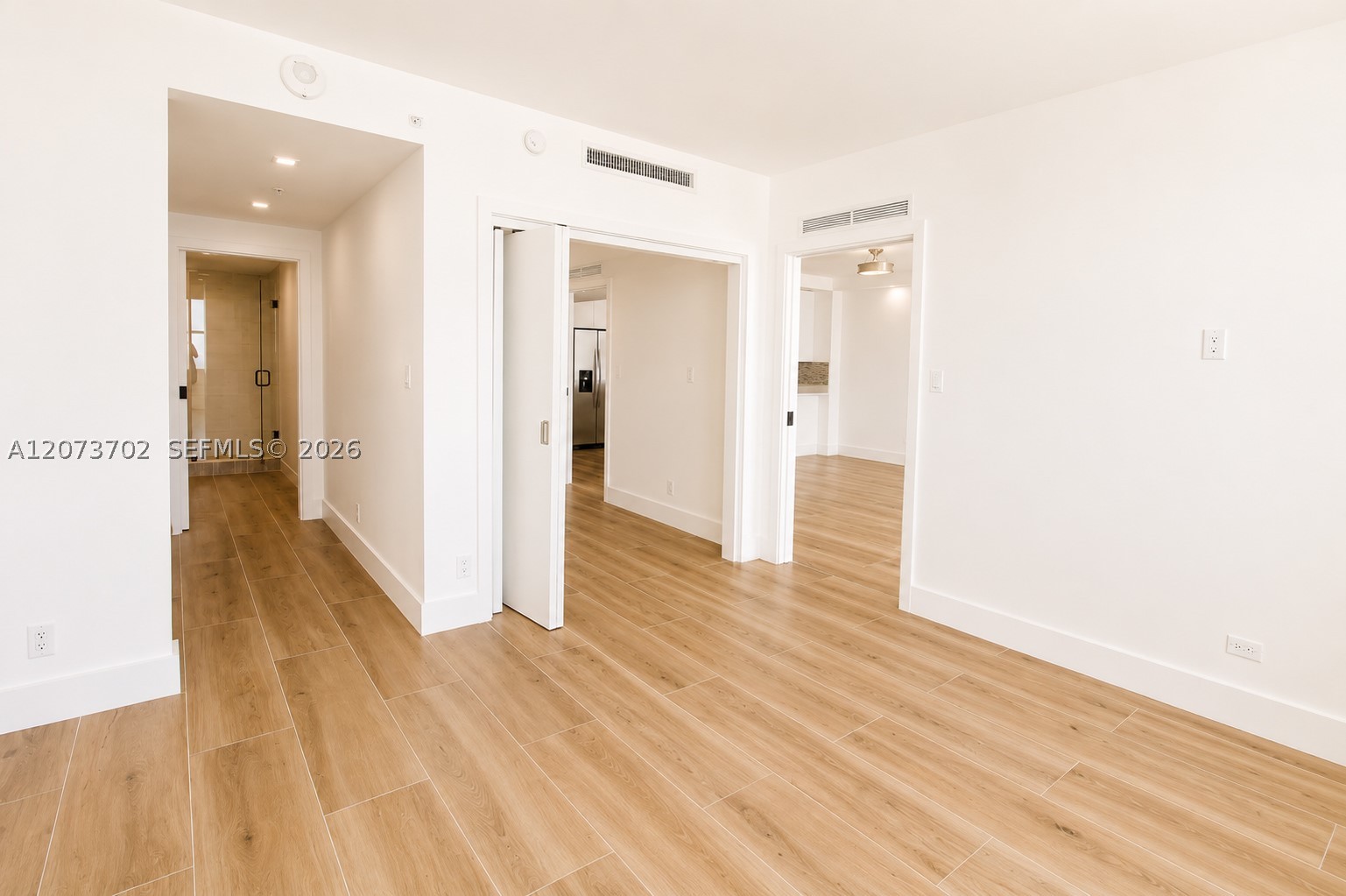 5601 Collins Ave 1009 Property Photo 3