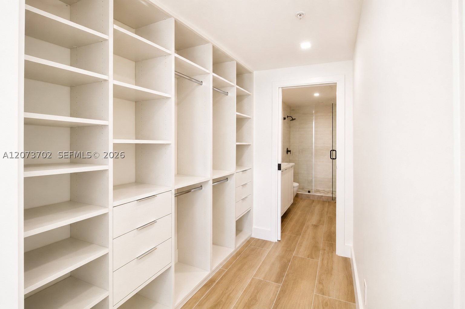 5601 Collins Ave 1009 Property Photo 4