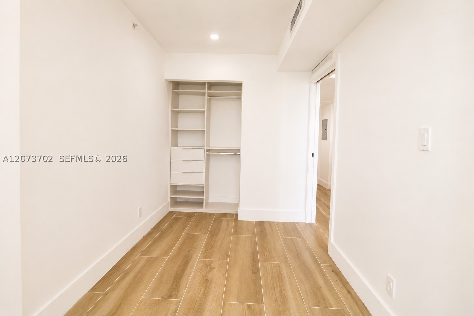 5601 Collins Ave 1009 Property Photo 5