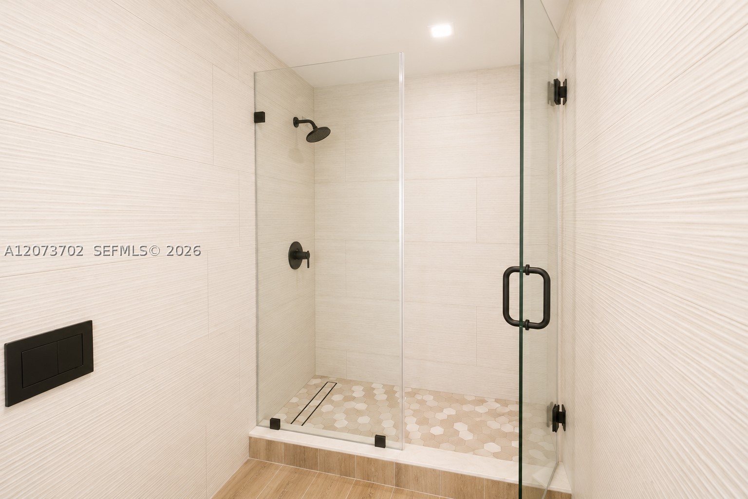 5601 Collins Ave 1009 Property Photo 7