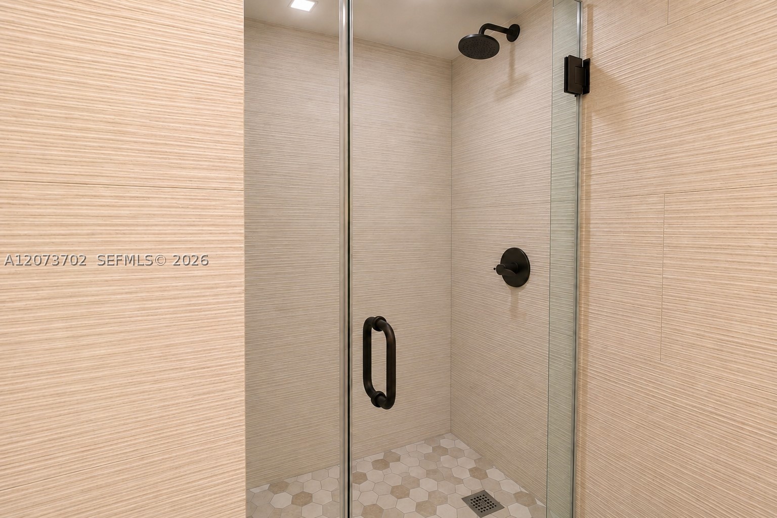 5601 Collins Ave 1009 Property Photo 14